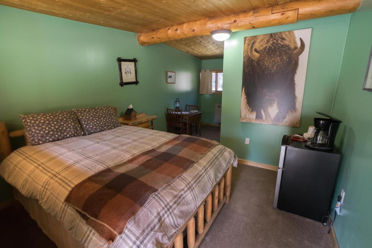 Silver Gate Lodging Cooke City Bagian luar foto