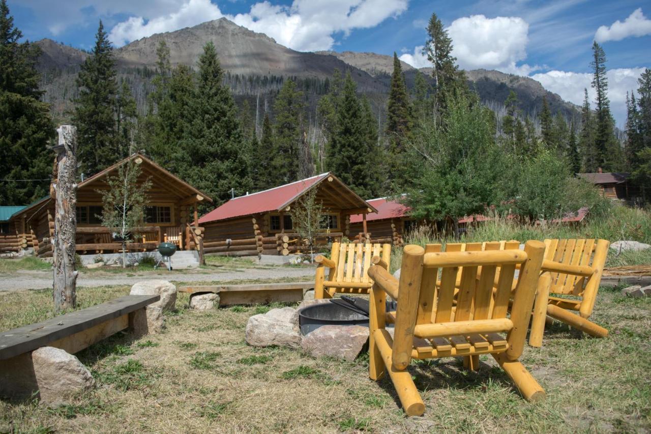 Silver Gate Lodging Cooke City Bagian luar foto
