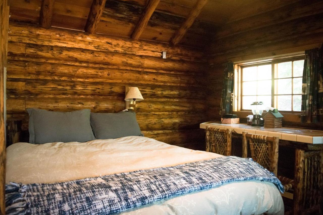 Silver Gate Lodging Cooke City Bagian luar foto