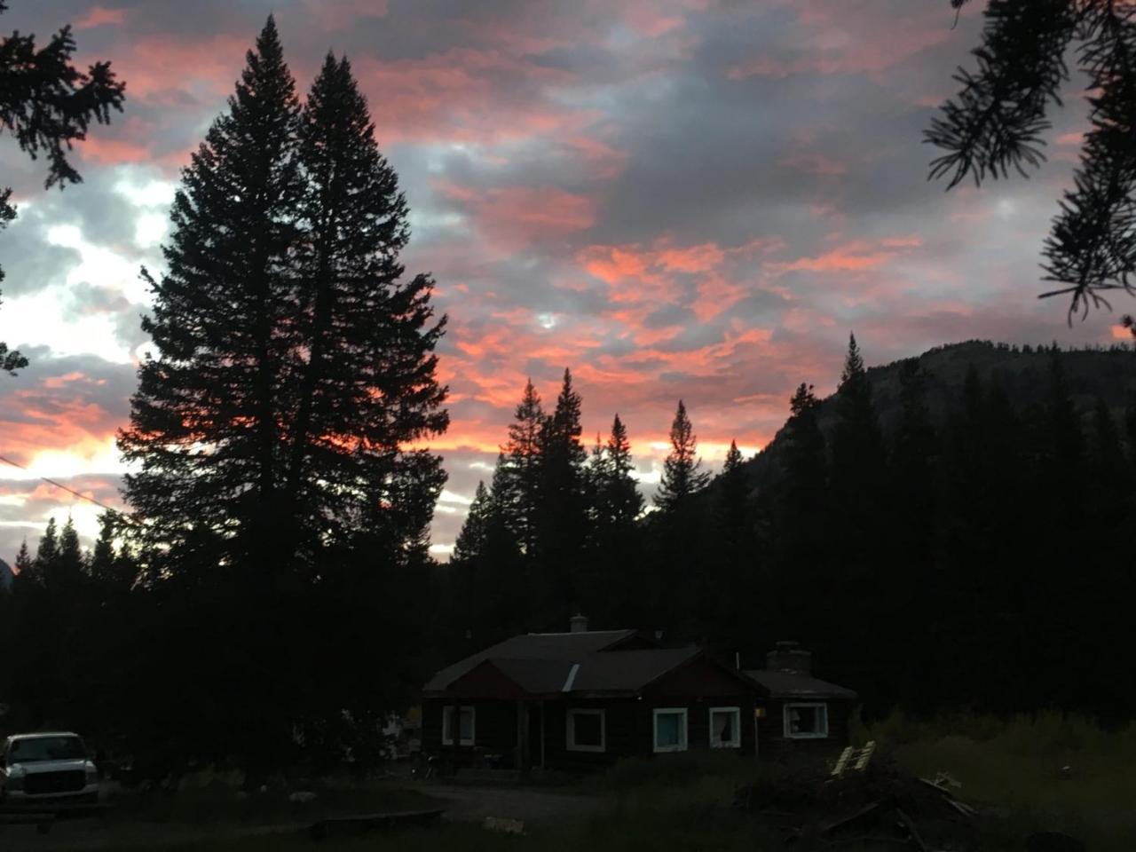 Silver Gate Lodging Cooke City Bagian luar foto
