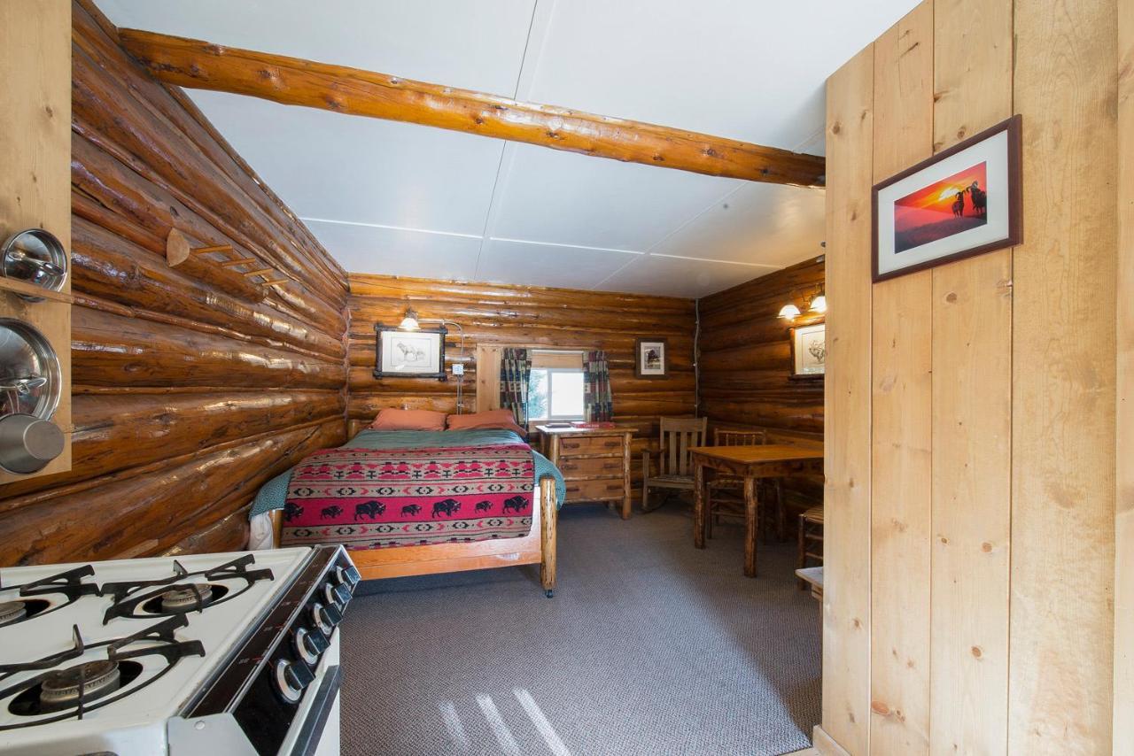 Silver Gate Lodging Cooke City Bagian luar foto