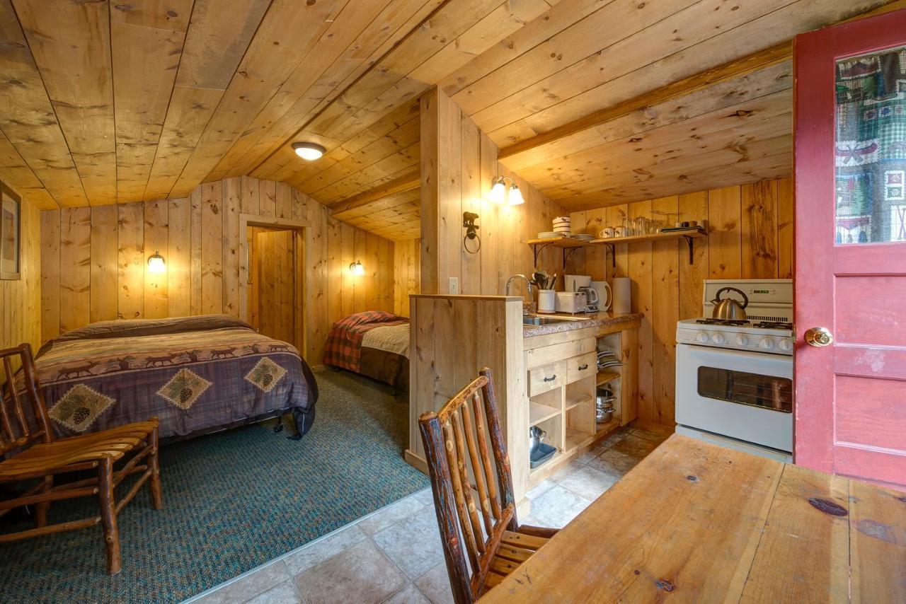 Silver Gate Lodging Cooke City Bagian luar foto